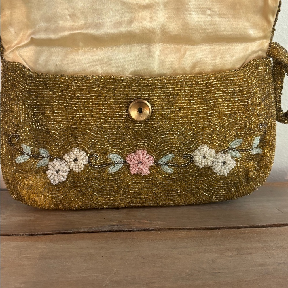 Vintage Embroidered Floral Clutch - Picture 6 of 8